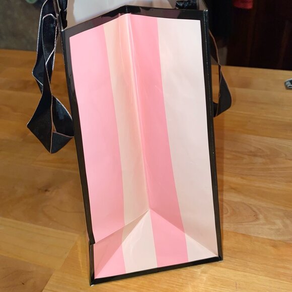 Set of 3 Victoria’s Secret store / shopping / gift bags + box - Picture 3 of 9